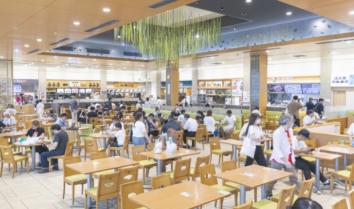 サービスエリア フードコート